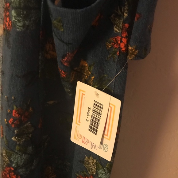 **NEW WITH TAGS**, size small LuLaRoe Sarah duster - Picture 4 of 5